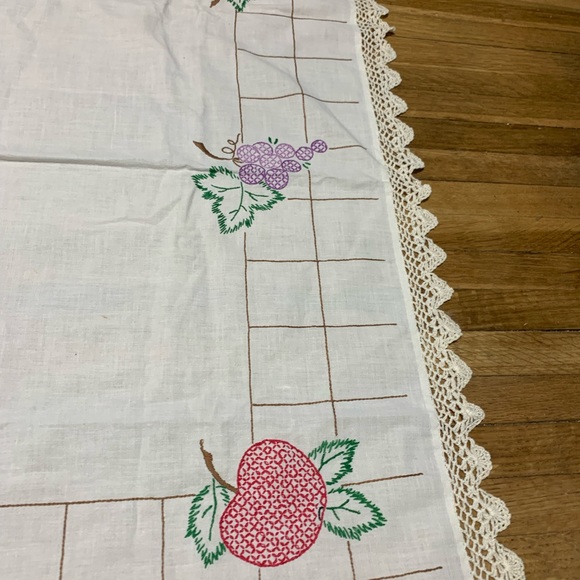 Vintage Table Cloth with Fruit Embroidery - Picture 4 of 6
